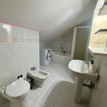 Attic Corti With Private Parking Trieste