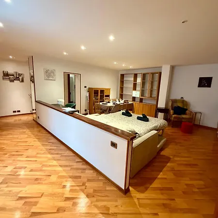 Attic Corti With Private Parking *